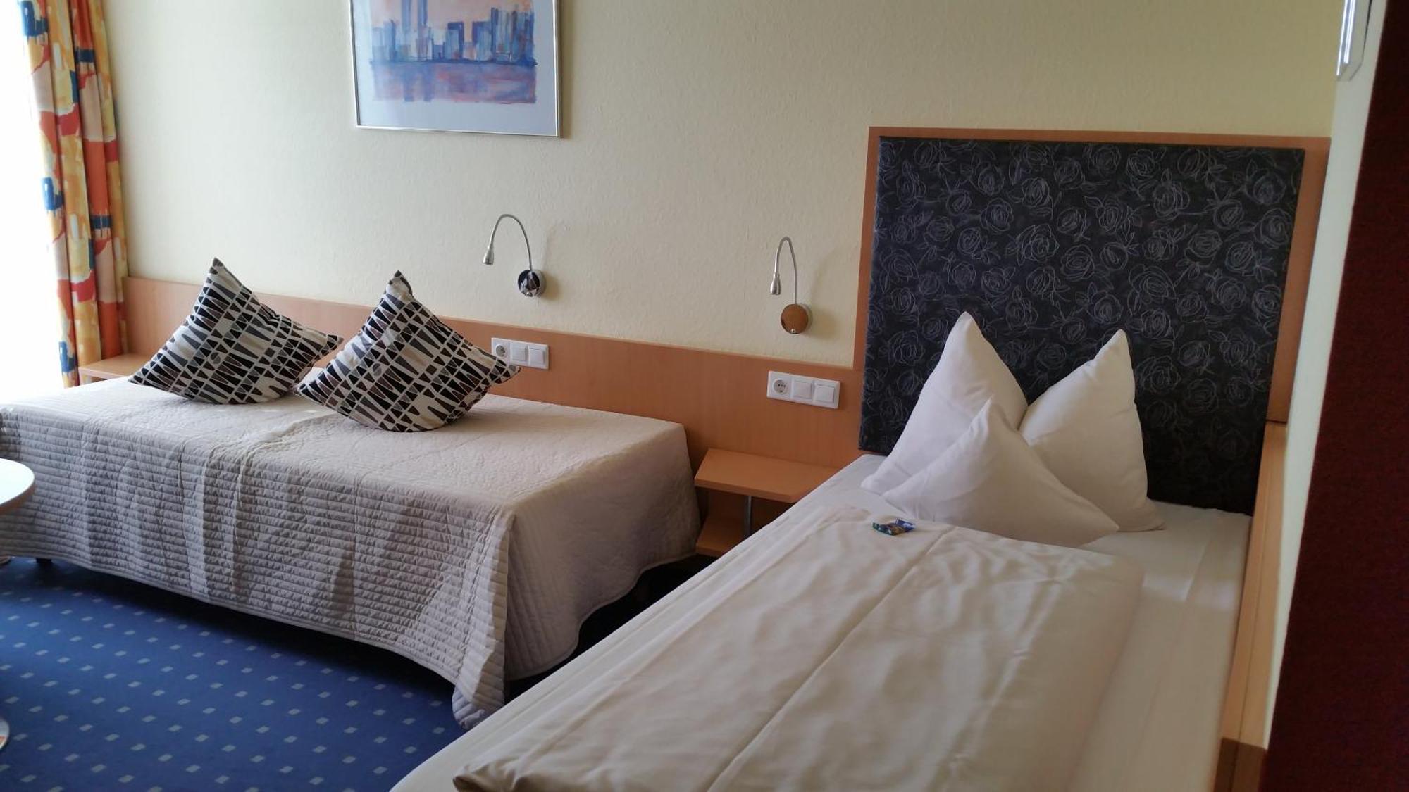 Hotel Ifen Wiesloch Extérieur photo