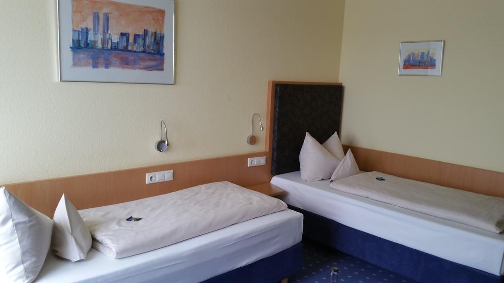 Hotel Ifen Wiesloch Extérieur photo