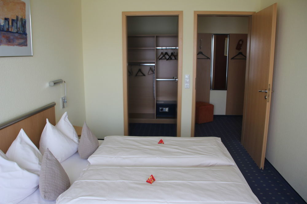 Hotel Ifen Wiesloch Extérieur photo