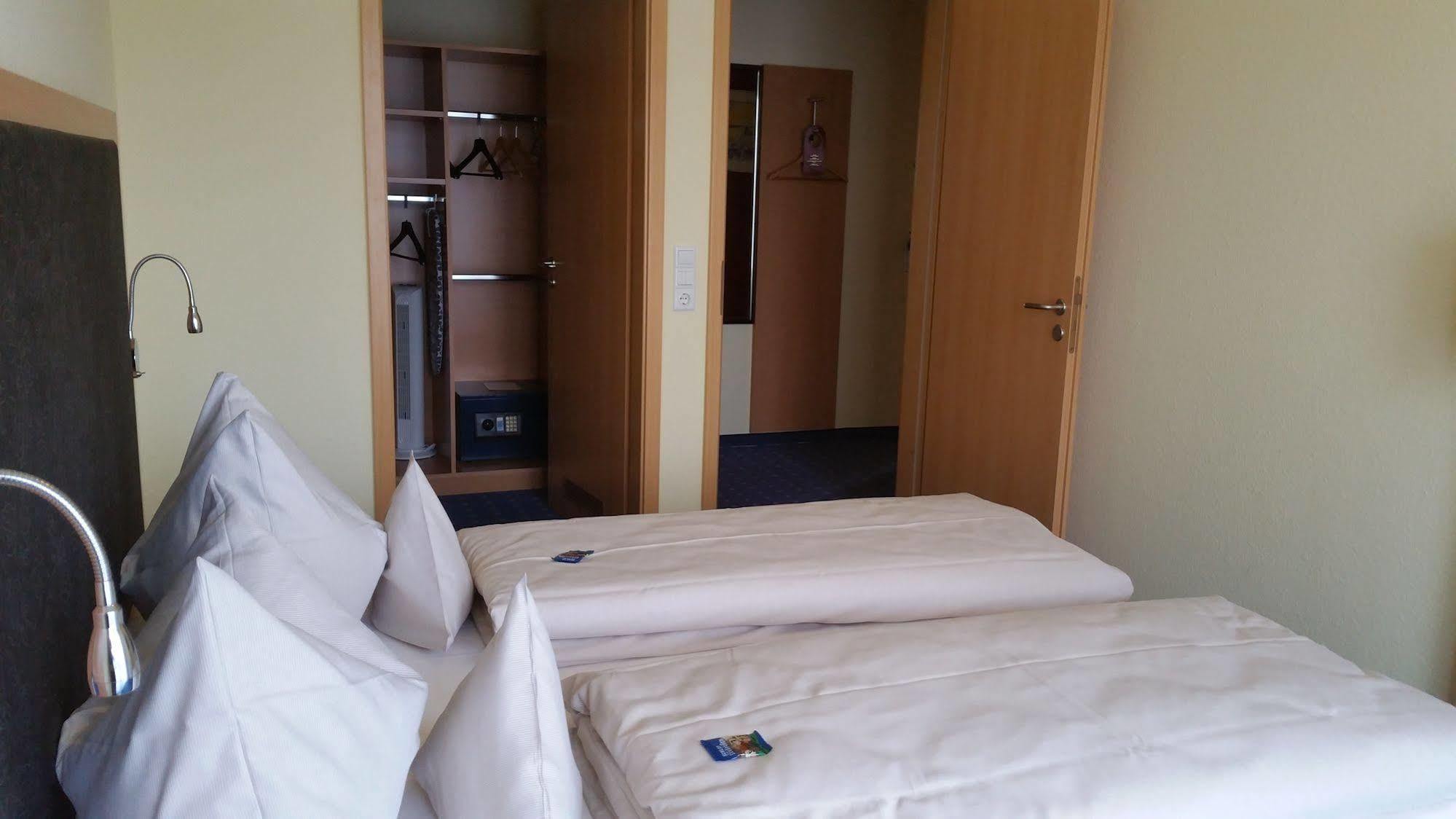 Hotel Ifen Wiesloch Extérieur photo