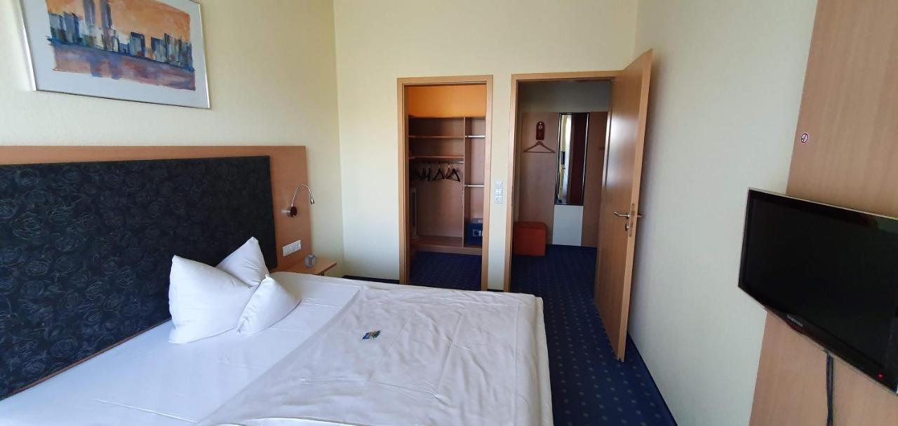 Hotel Ifen Wiesloch Extérieur photo